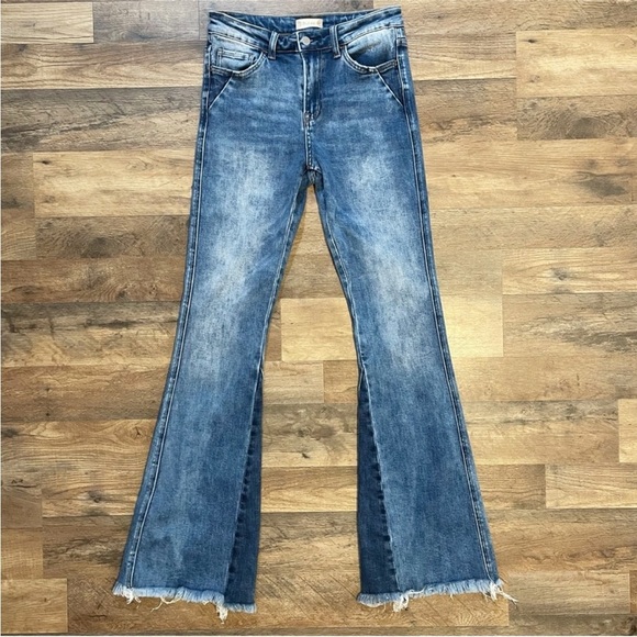 Altar'd State | High Rise Raw Hem Flare Bell
Bottom Jeans denim mid wash sz 26 - Picture 4 of 7